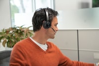 HP 76U47AA Poly Voyager Focus 2 USB-C headset